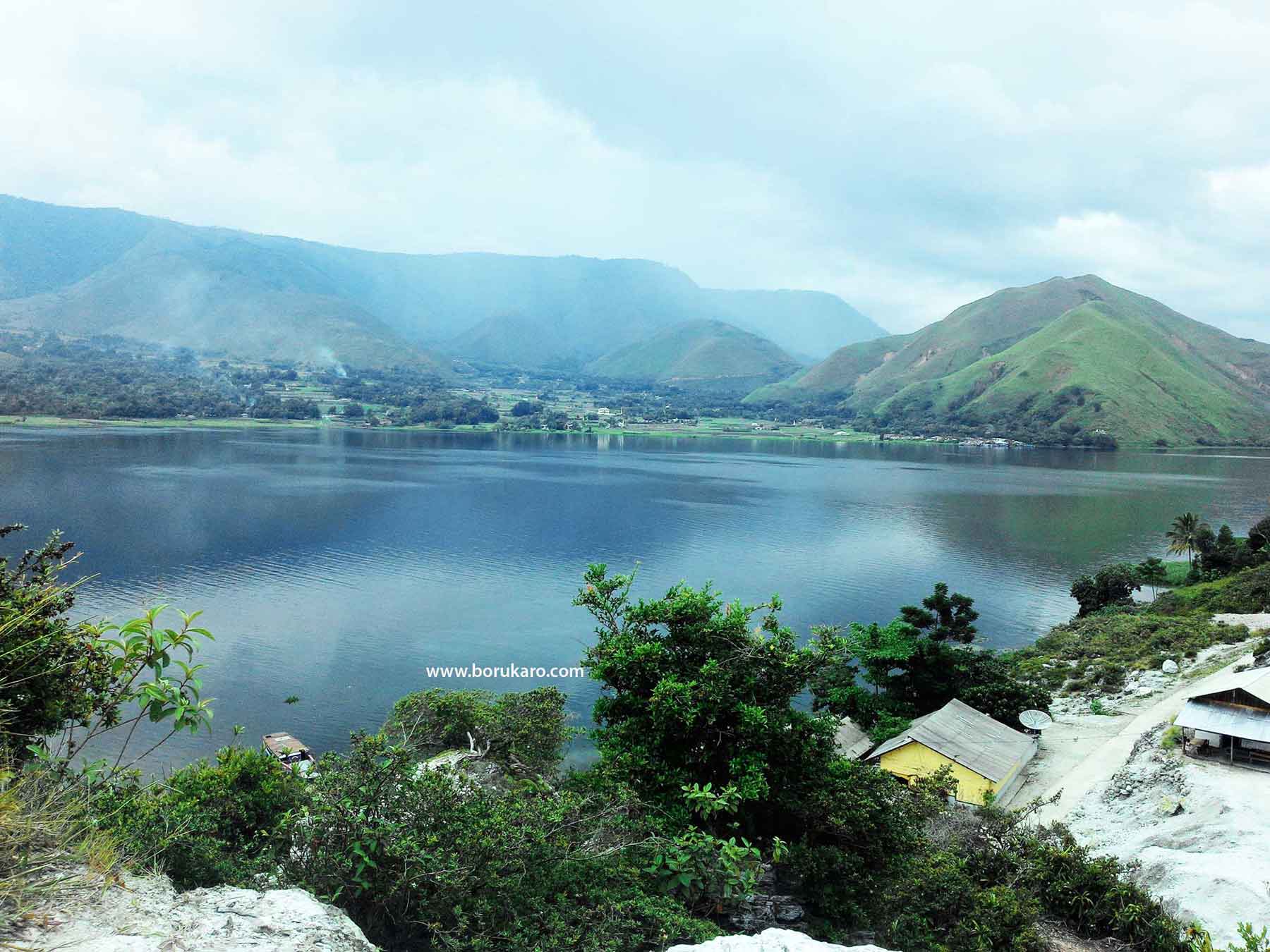 Menikmati Indahnya Danau Toba, dari Desa Sampean Pesisir Danau Toba