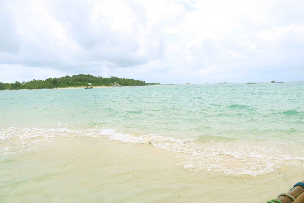 Pulau Pasir di Tengah Laut