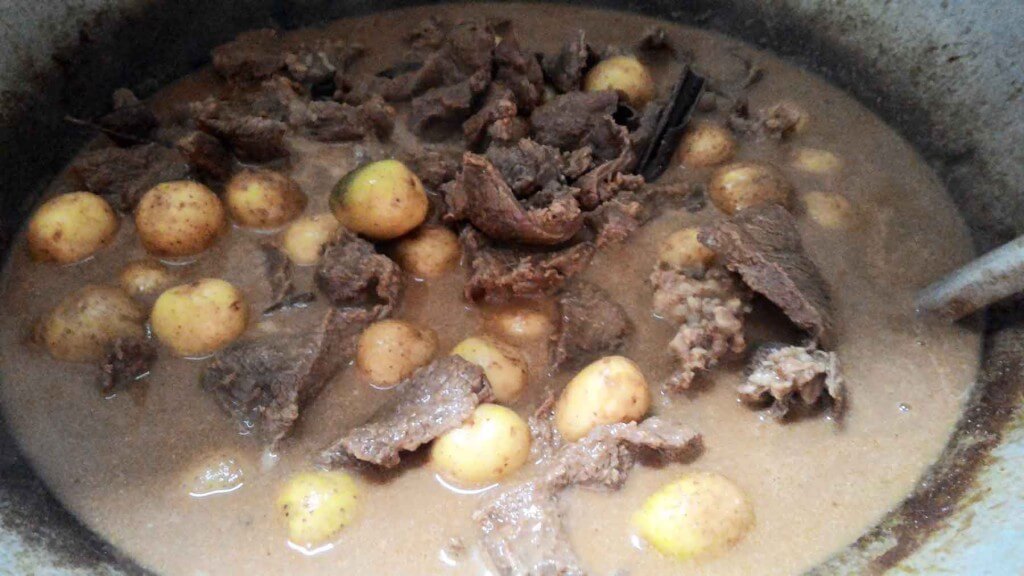 Proses Rendang Daging Kerbau