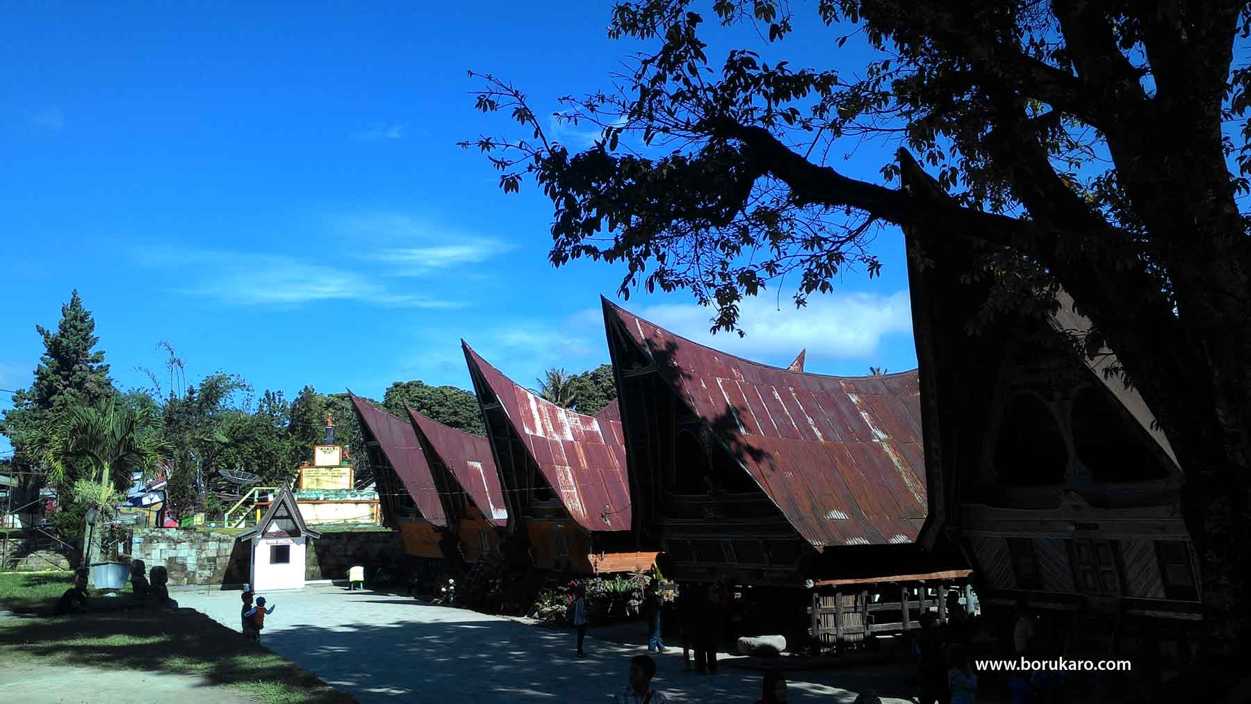 Objek Wisata Batu Parsidangan, Batu Kursi Siallagan