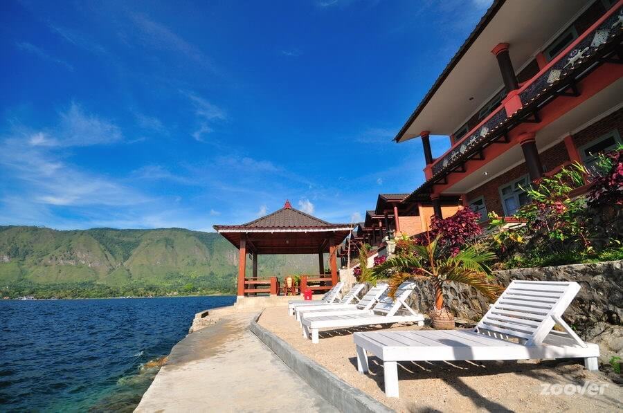 Samosir Villa Resort Tuktuk