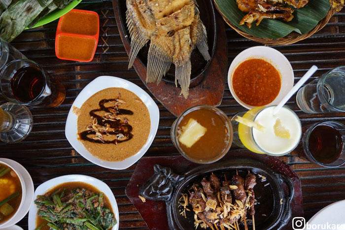 Makan Nikmat di Saung Gawir Ciwidey Bandung